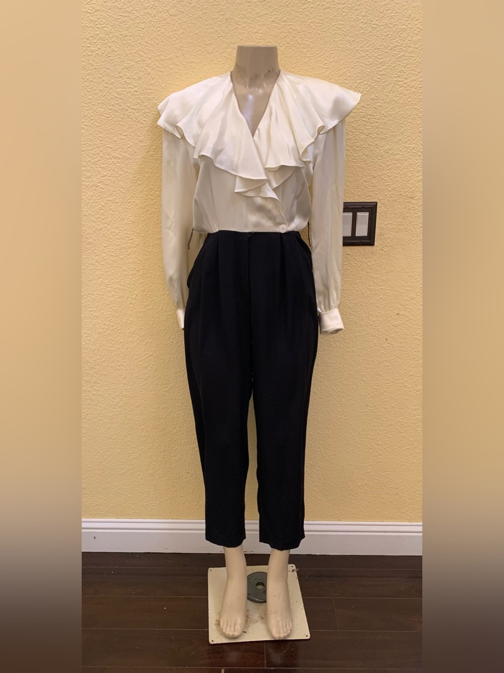 VTG J.R. Nites By Caliendo Size 3-4 Long Sleeve White & Black Jumpsuit